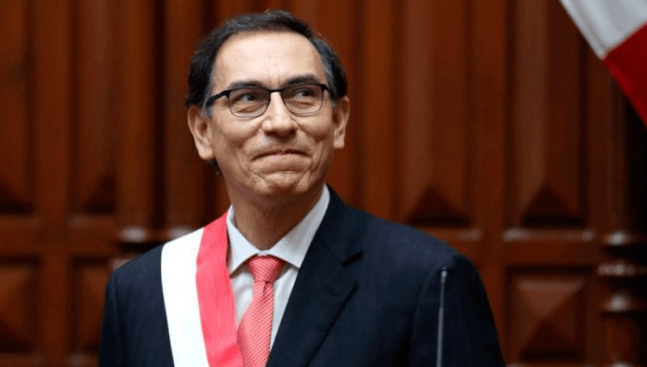 Fiscalía: Vizcarra recibía  coimas en Palacio dentro  de maletines y portaplanos