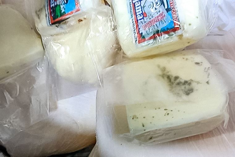 Municipalidad de SMP clausura fábrica clandestina de quesos