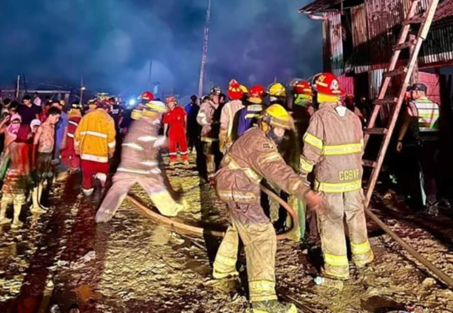 Loreto: 30 viviendas destruidas y 240 damnificados tras incendio