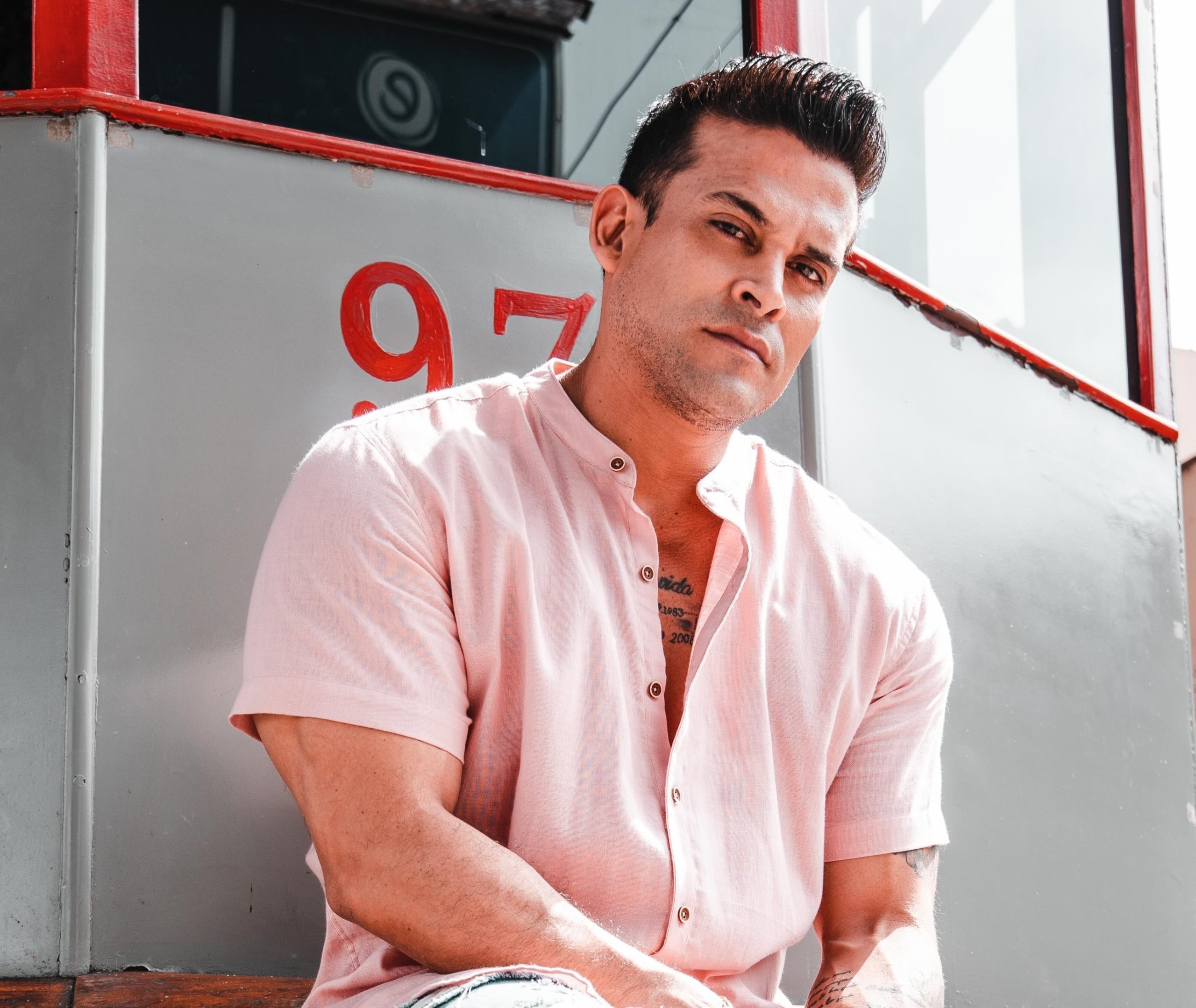 Christian Domínguez se despide entre lágrimas tras escándalo de infidelidad