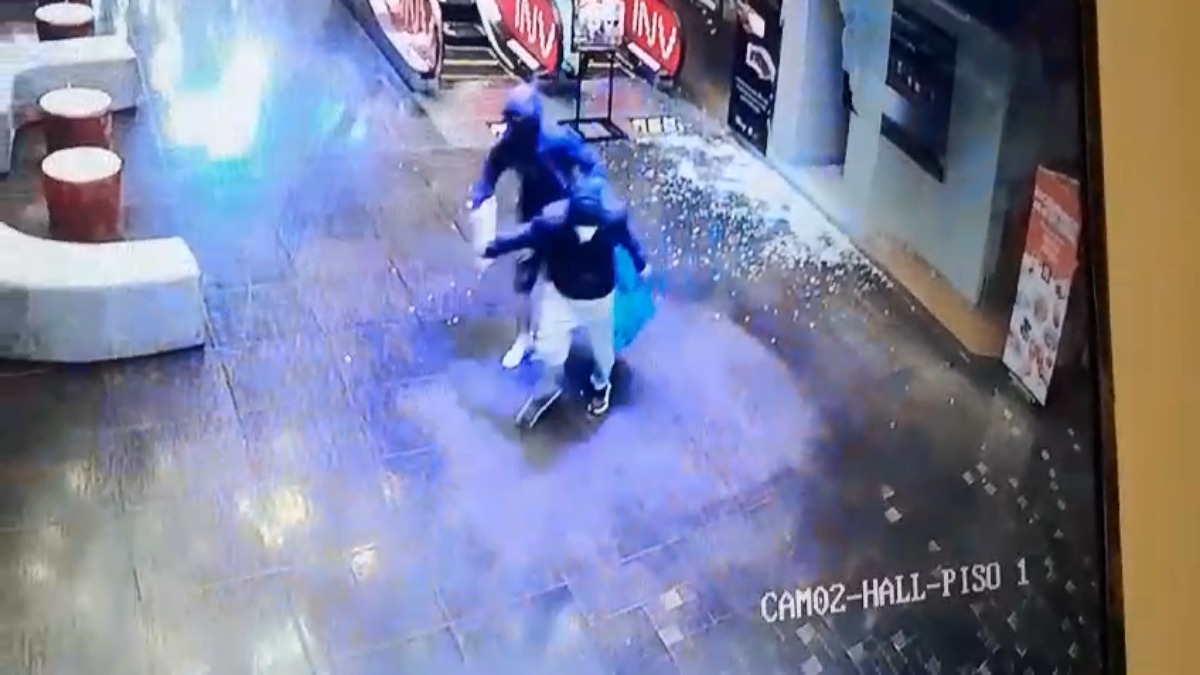 Surco: delincuentes asaltan el centro comercial El Polo