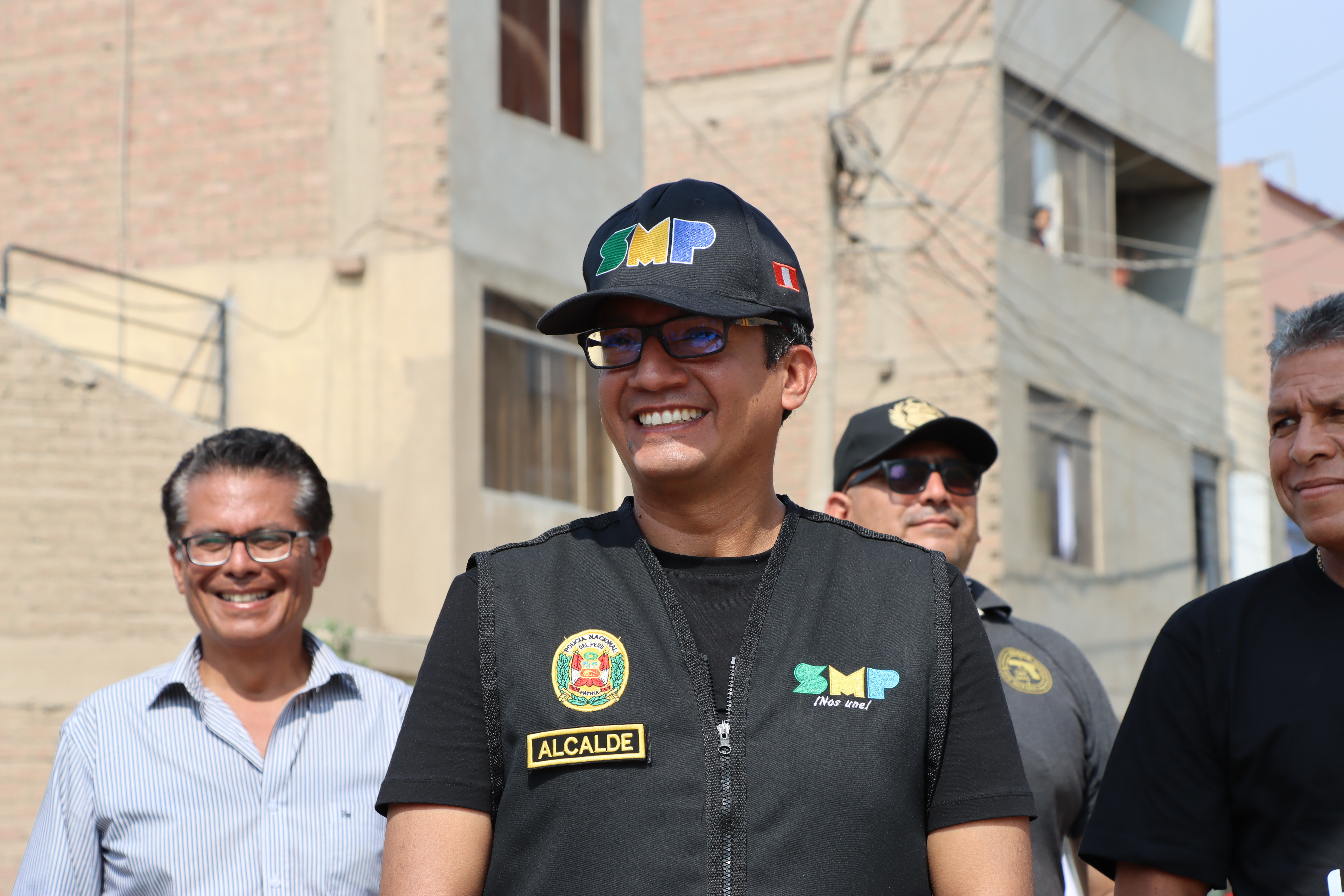 Alcalde de San Martín de Porres entrega cerca de 6 mil metros cuadrados de pistas, veredas y áreas verdes