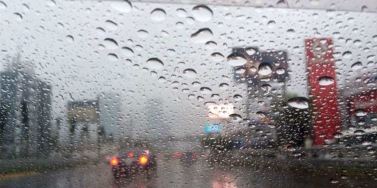 Lima y Callao amanecen con lluvia intensa en medio del calor
