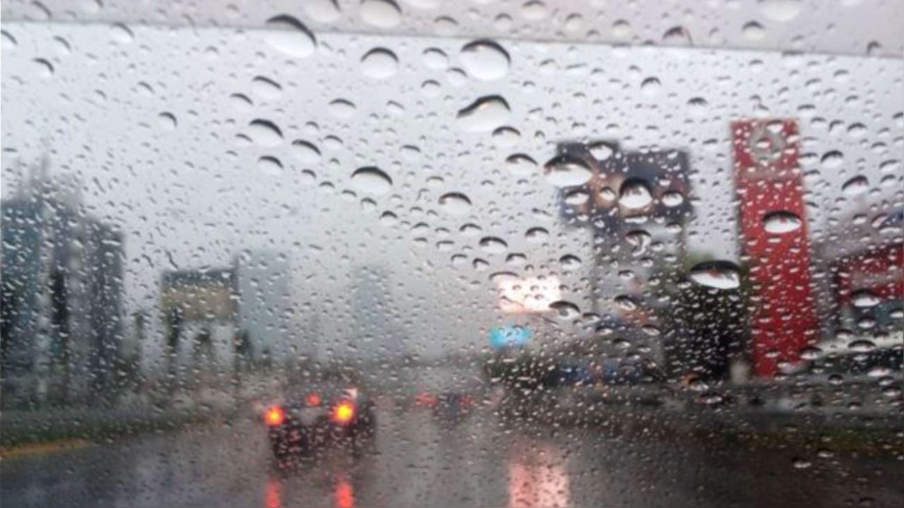 Lima y Callao amanecen con lluvia intensa en medio del calor