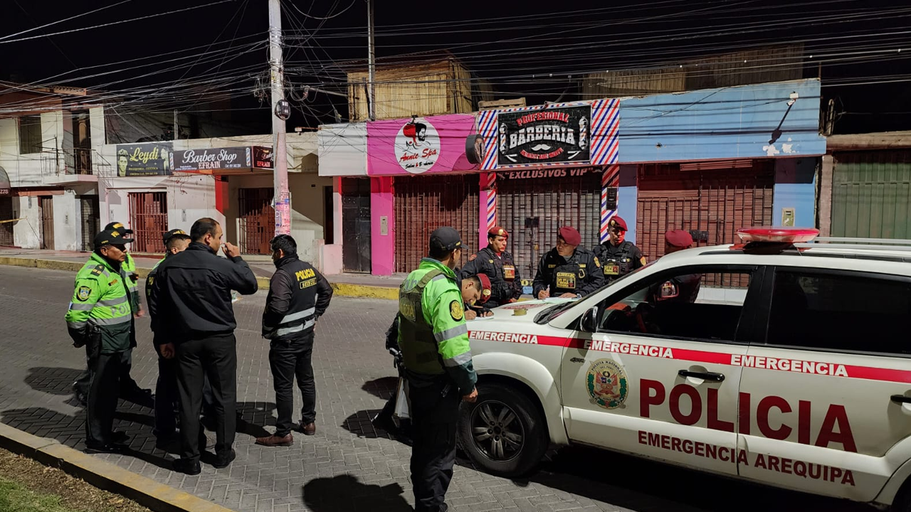 Arequipa: sicarios asesinan a barbero en su propio local