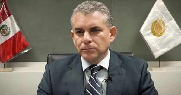 Vladimir Cerrón echa  a fiscal Rafael Vela