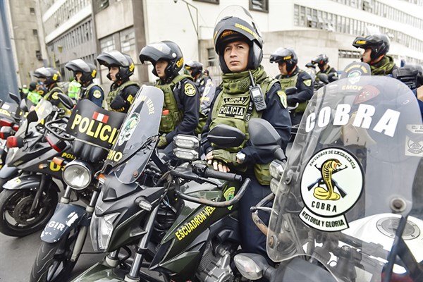 Policías exigen cambios en la  ley de salud policial – Saludpol