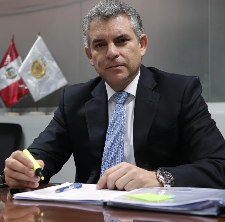 Congreso investigará  a fiscales Pérez y Vela