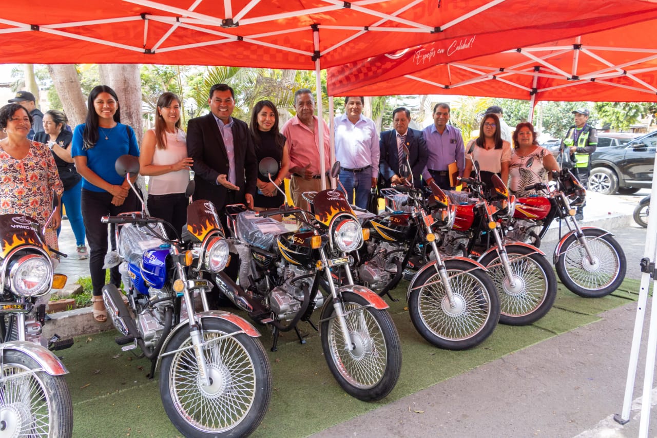 Donan 6 motos para dar seguridad en Pachacámac