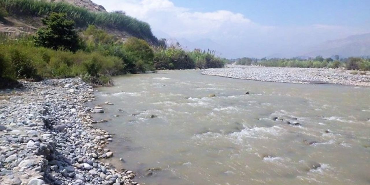 Crecida del río Huaura genera alerta de desborde en Sayán