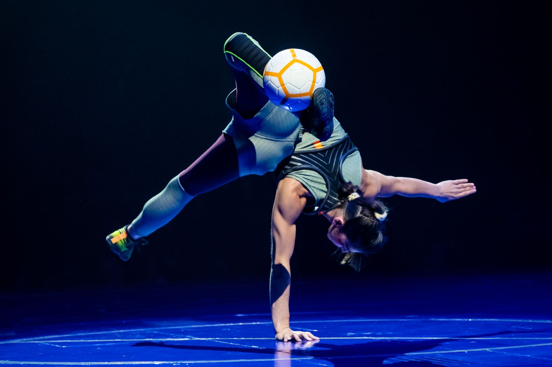 El 7 de agosto, Cirque du Soleil trae "Messi10" a escena