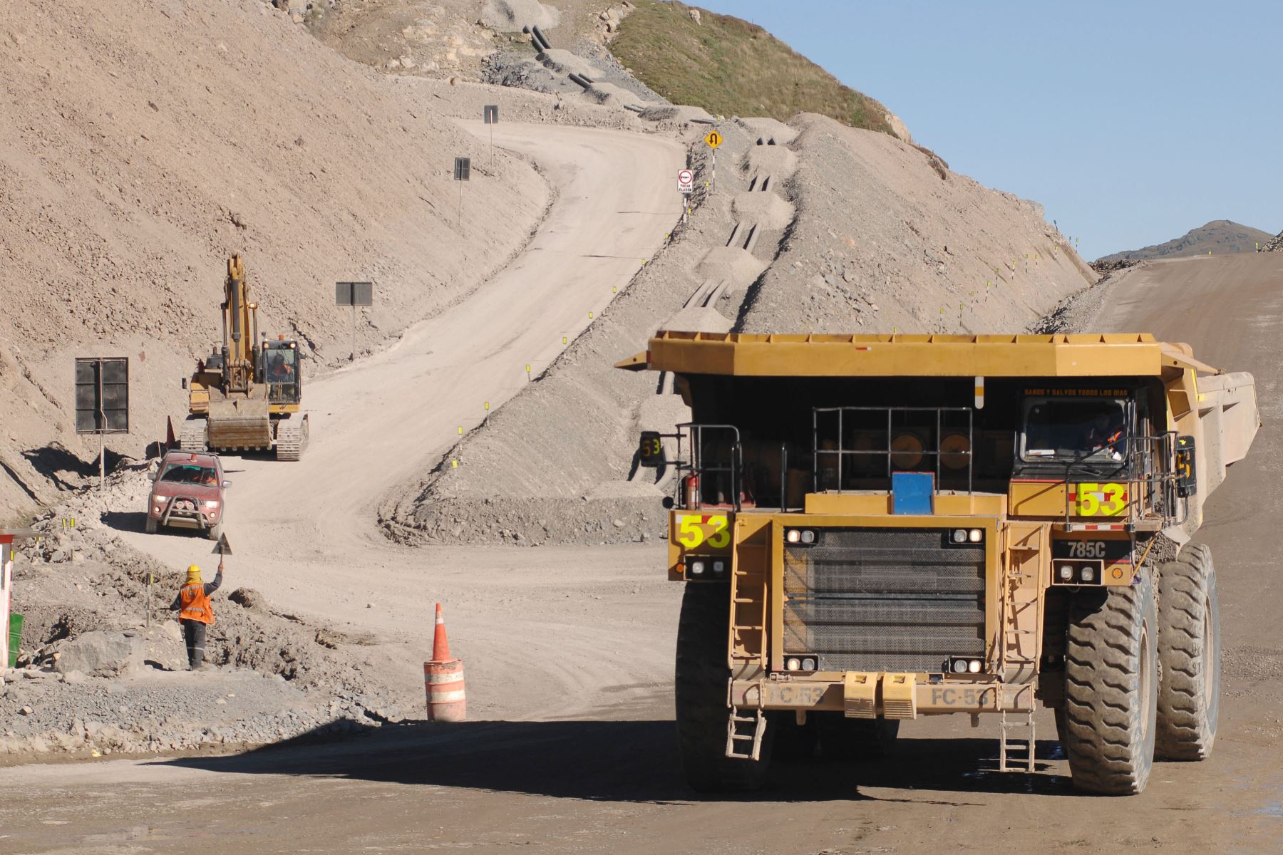 Empresas extranjeras lideran proyectos mineros en Perú