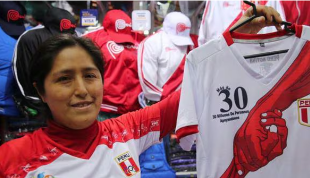 Peruanos se alistan para asistir a la Copa América y negocios elevan sus ventas