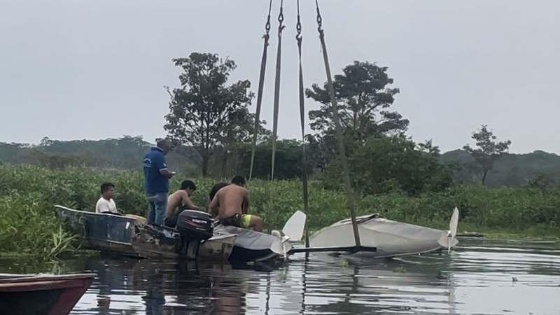 Avioneta se hunde tras chocar con embarcación en el río Itaya de Iquitos