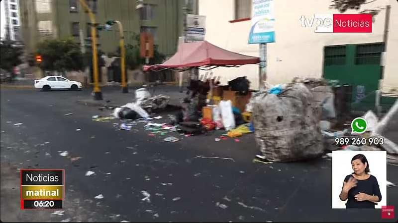 Residentes alertan sobre la acumulación de basura en La Victoria