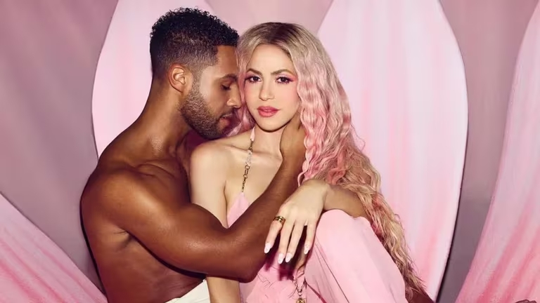 Shakira enciende las redes sociales con sensuales fotos