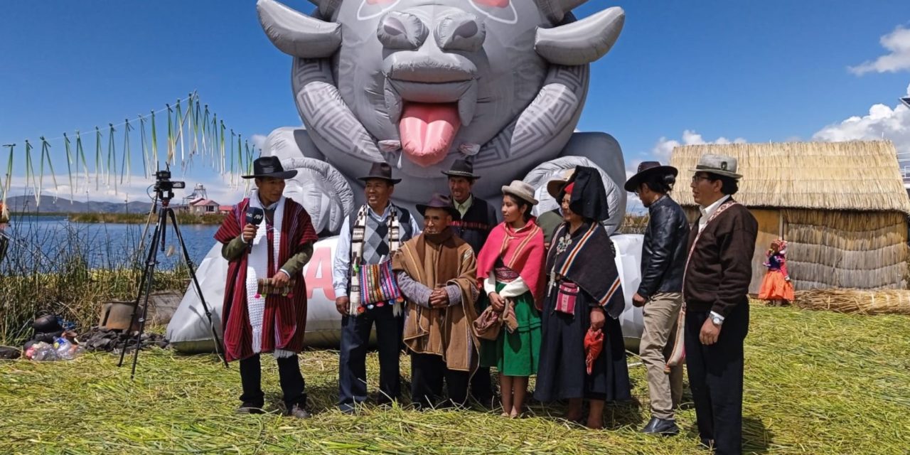 Estreno de "Yana Wara" en las islas flotantes de los Uros