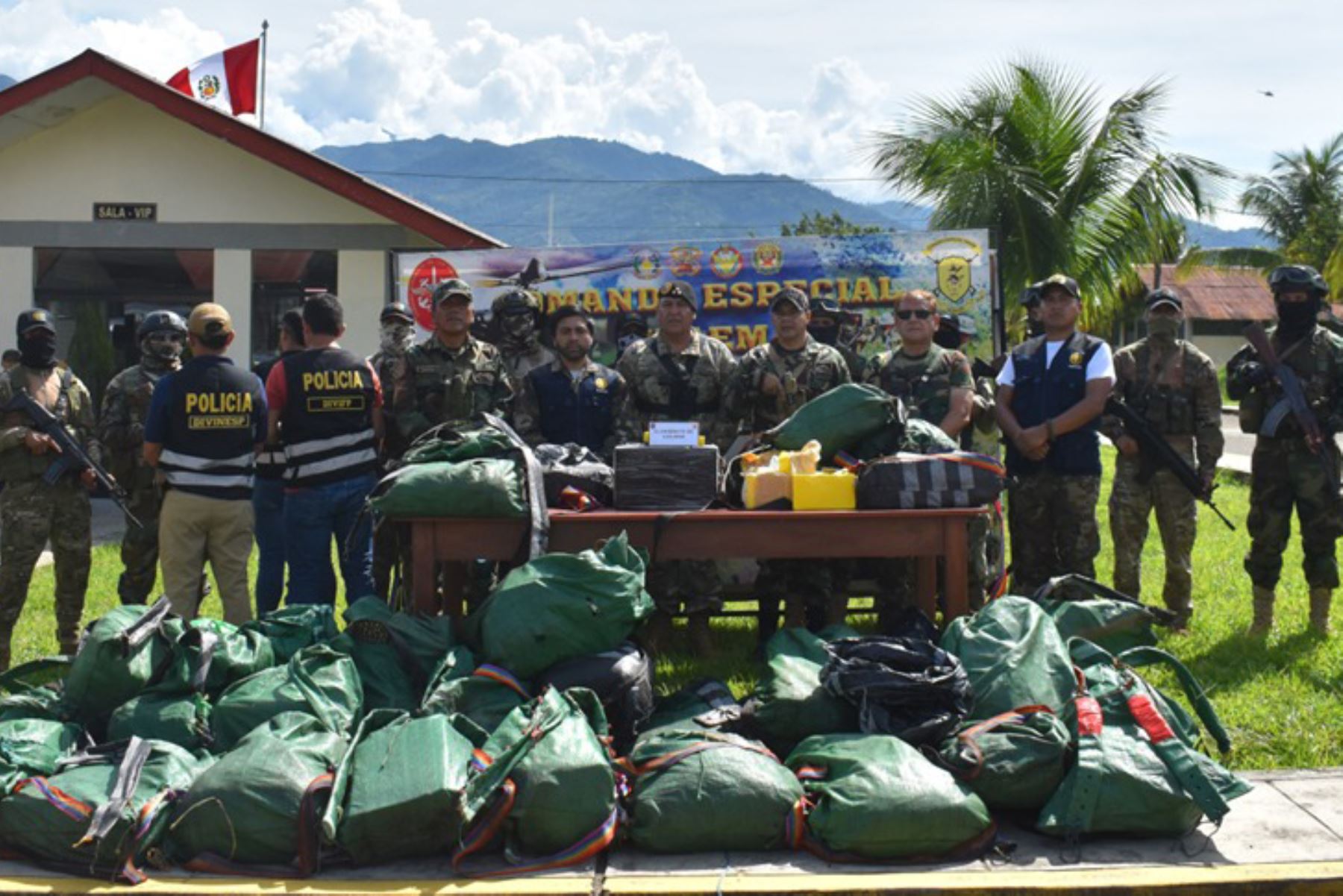 Duro golpe al tráfico de drogas por Fuerzas Armadas y PNP