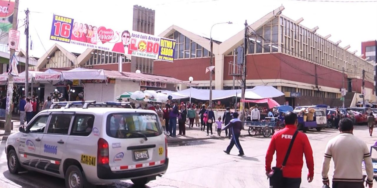 Huancayo: Municipalidad cobra por limpieza y no retiran la basura