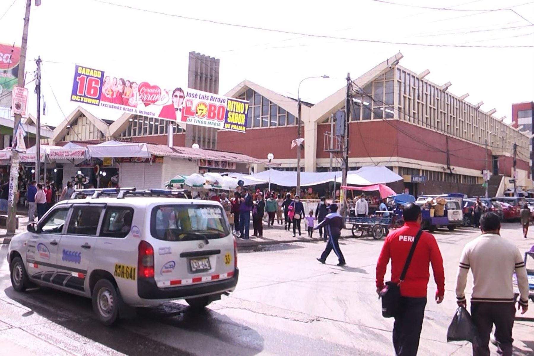 Huancayo: Municipalidad cobra por limpieza y no retiran la basura