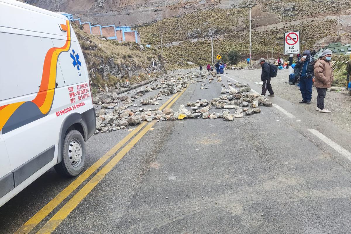 ¡Alerta en Huancayo! Tres comunidades bloquearon carreteras