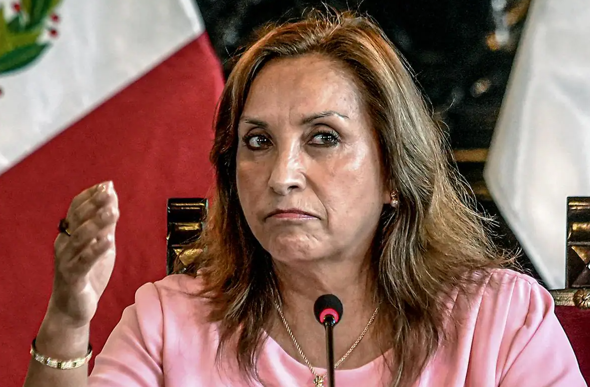 Dina Boluarte responsabiliza a su abogado por demorar en responder sobre Rolex