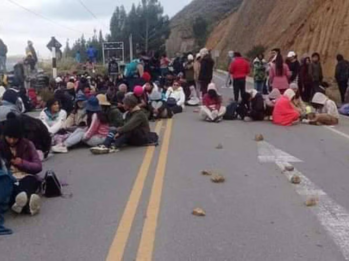 Huancavelica: Alumnos de la UNAT realizan huelga indefinida