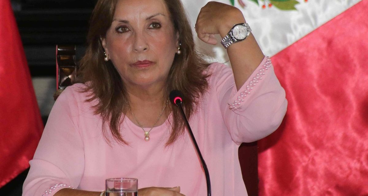 Fiscalía cita a presidenta Boluarte por caso Rolex