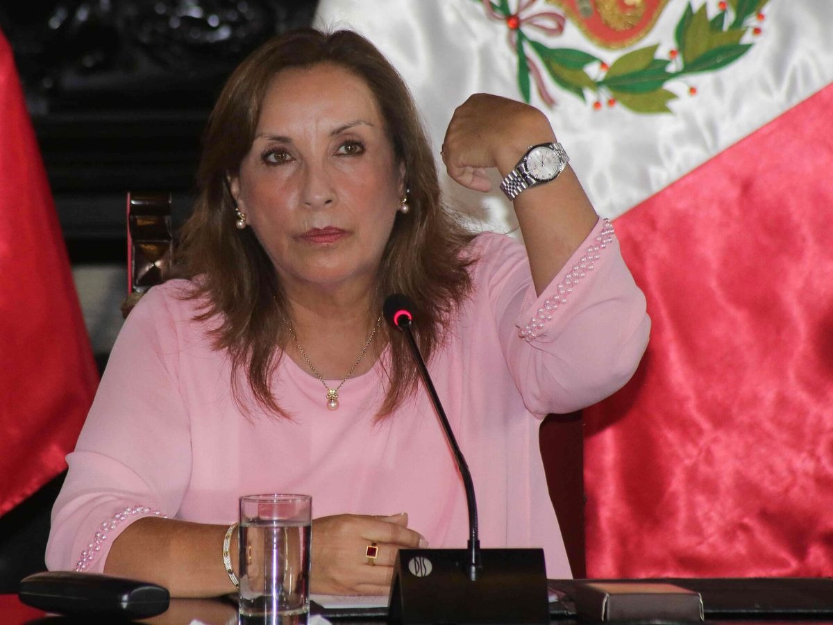 Fiscalía cita a presidenta Boluarte por caso Rolex