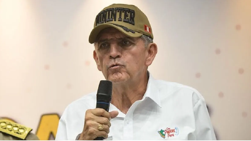 Víctor Torres señala que decisión de remover a Harvey Colchado “le compete” al comandante general de la PNP