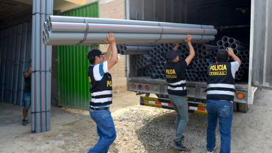 Incautan 10 toneladas de tuberías falsificadas en San Juan de Lurigancho