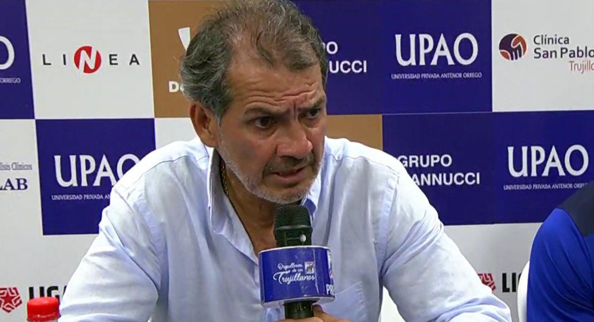 Franco Navarro dejó de ser el entrenador de Carlos Mannucci