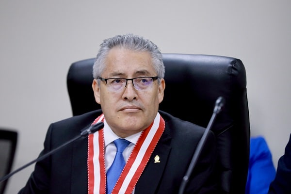 Juan Carlos Villena acudió al Congreso para esclarecer caso Rolex