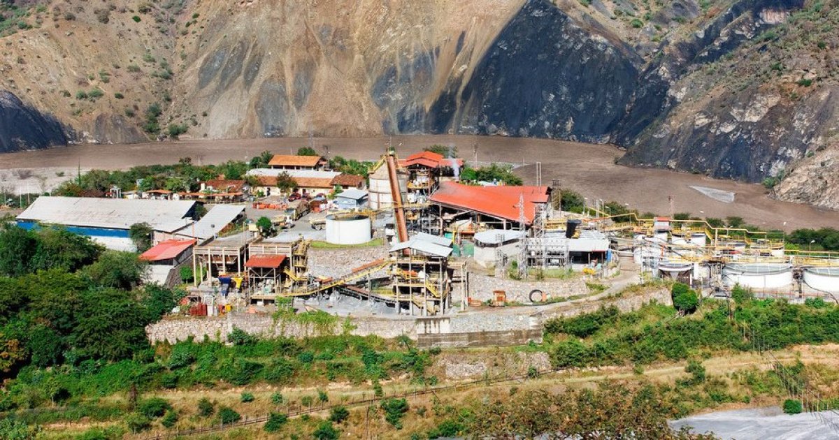 Pataz: Mineros Ilegales dinamitan torres de alta tensión en mina La Poderosa