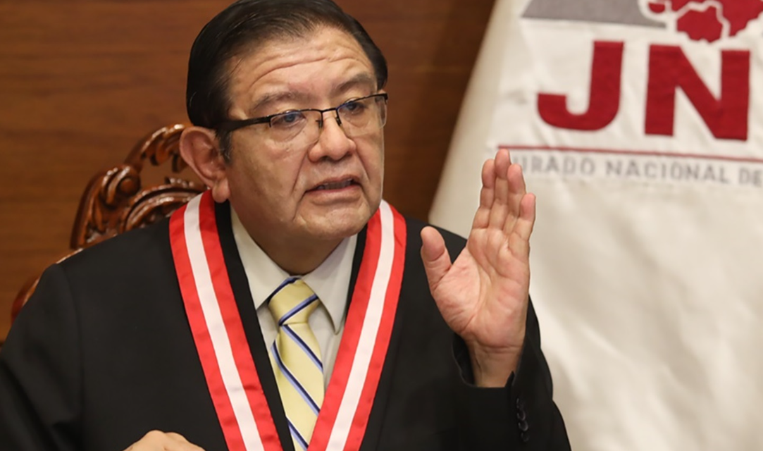 Jorge Salas no se reelegirá como presidente del JNE