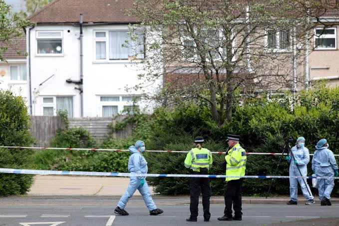 Muere niño de 14 años que fue herido en Londres