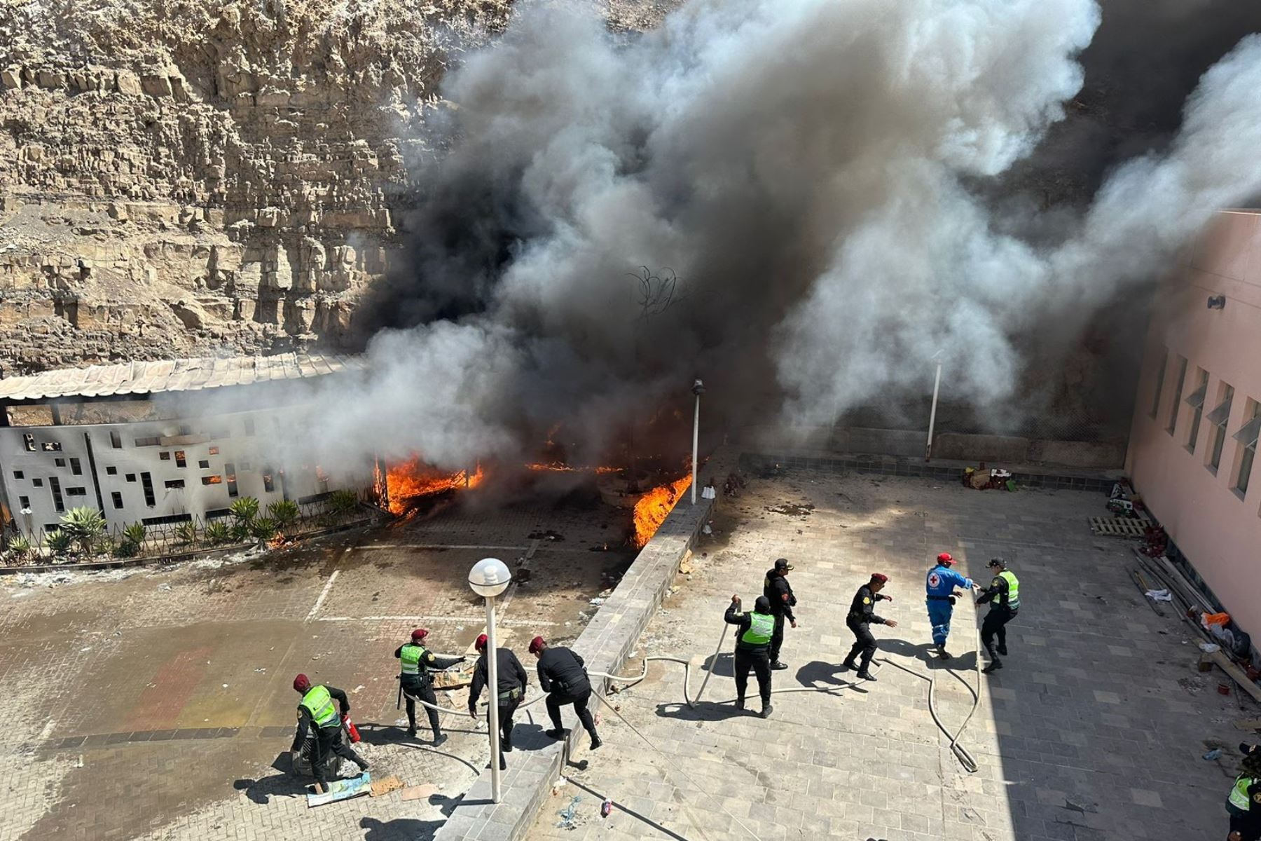 Incendio en el santuario de la Virgen de Chapi en Arequipa
