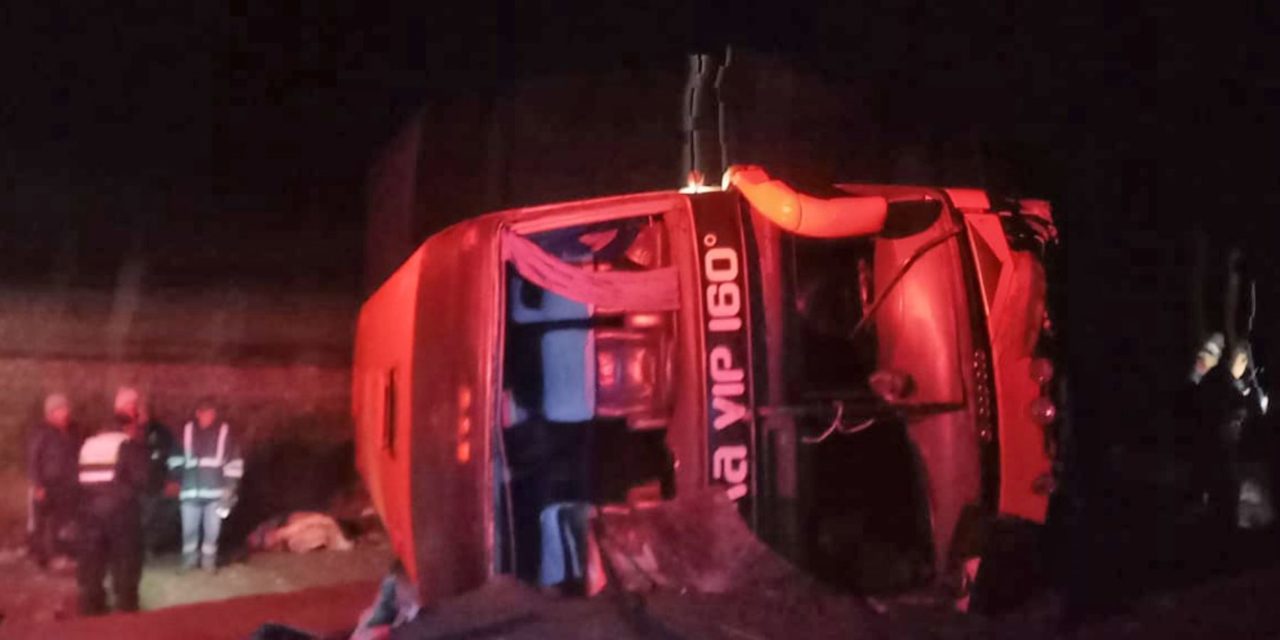 Vuelco de bus en vía Juliaca-Cusco deja al menos 10 fallecidos