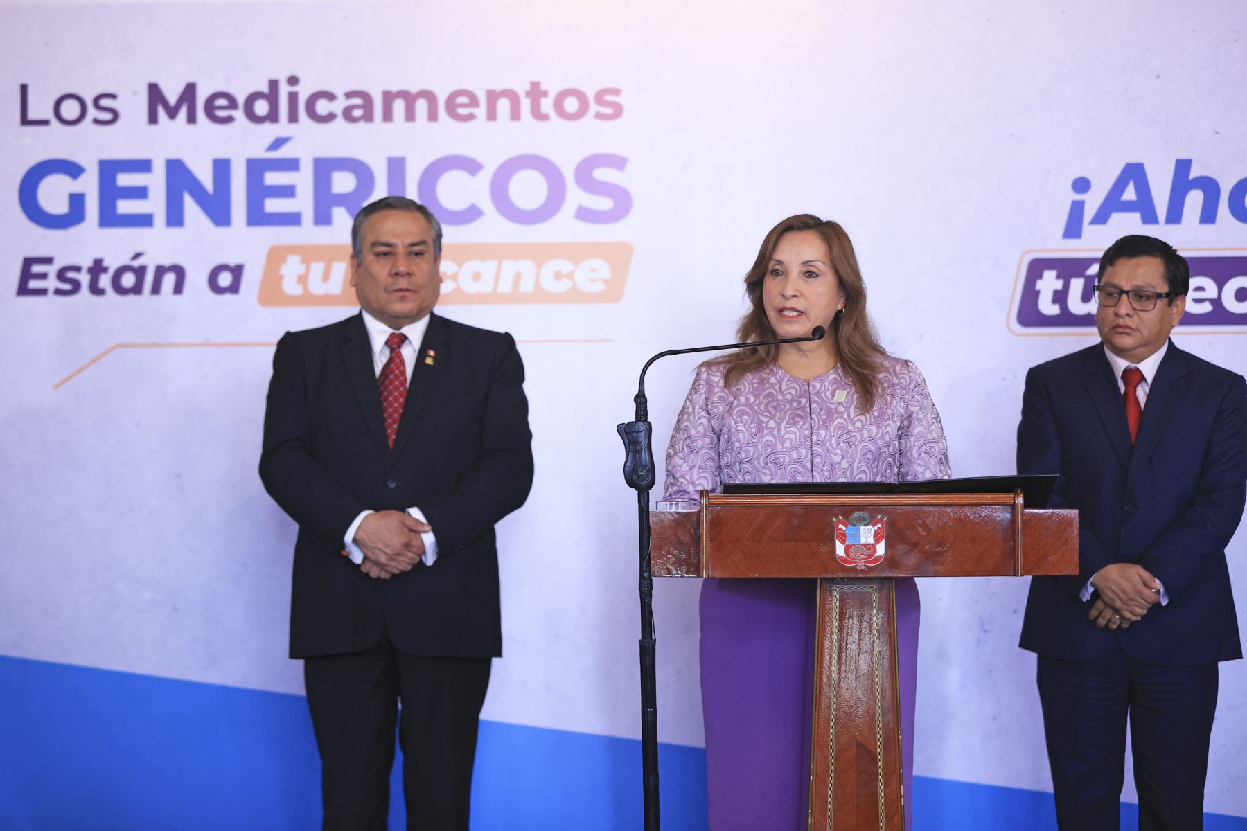 Presidenta promulga ley para garantizar acceso a medicamentos genéricos