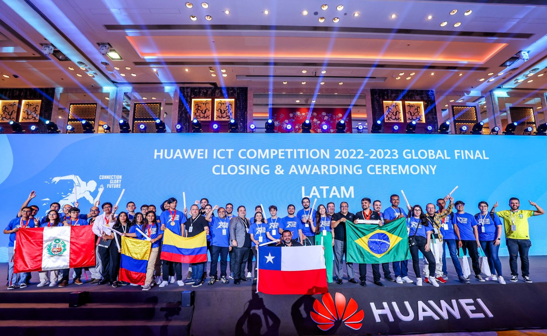 Estudiantes de la UNI triunfan en competencia mundial de Huawei en China