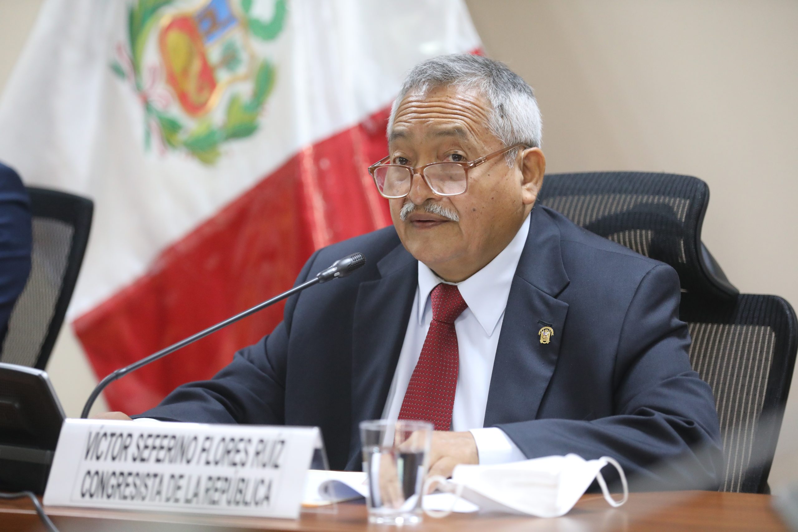 Congresista Víctor Flores: El salario debería ascender a S/40,000