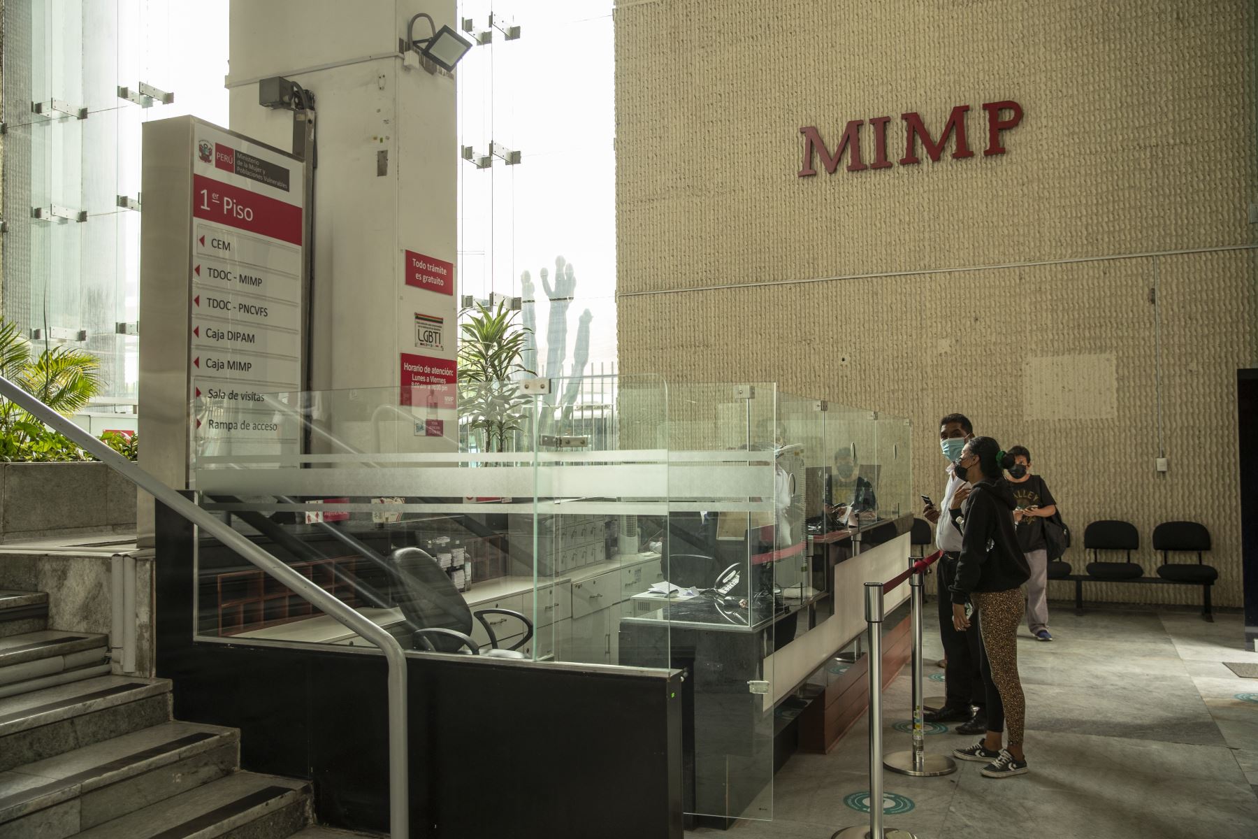 MIMP invirtió casi un millón de soles en vales de consumo