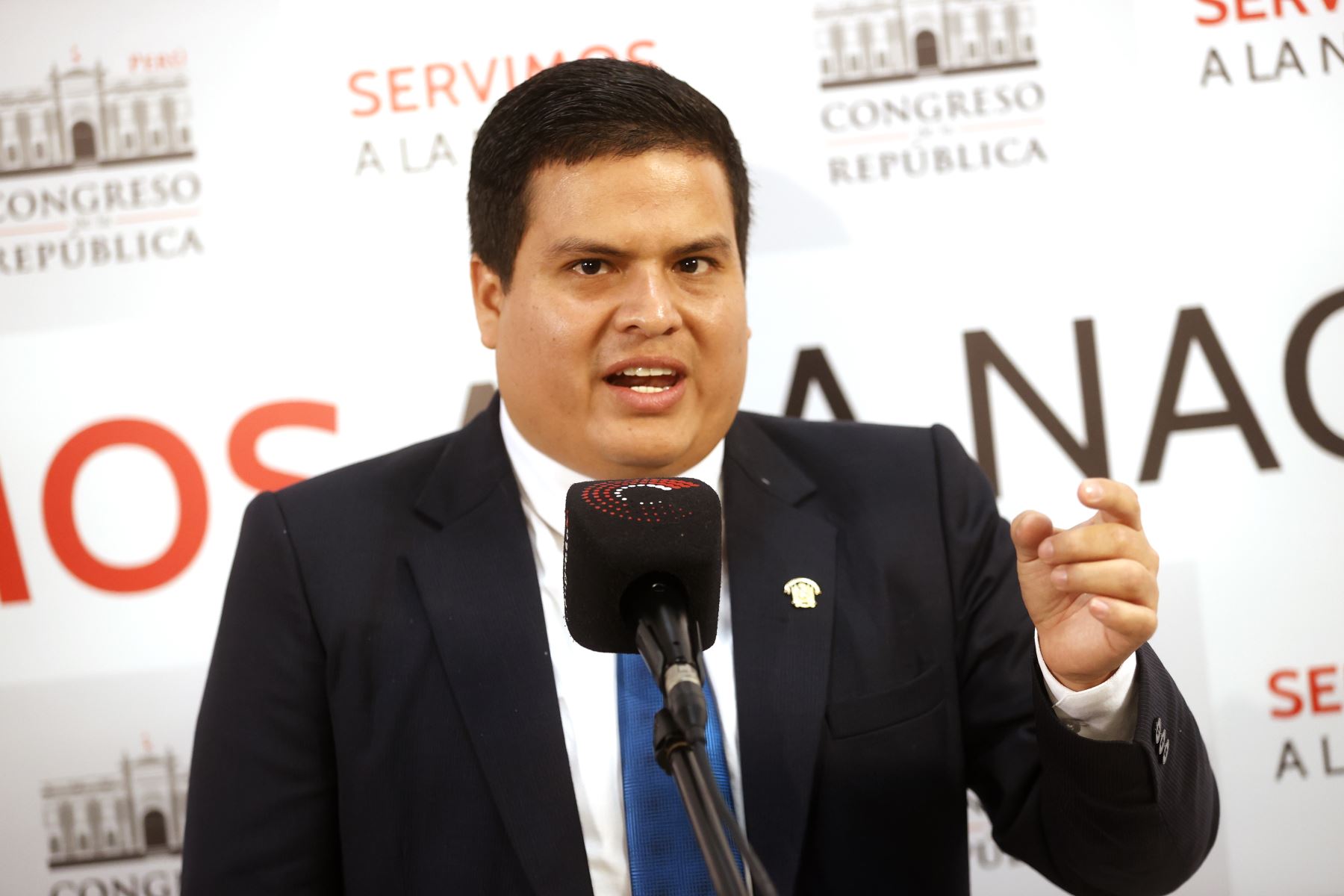 Congresista Diego Bazán renuncia a la bancada de Avanza País