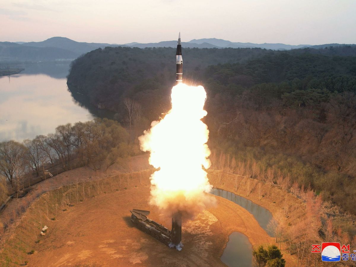 Corea del Norte lanza múltiples misiles cerca a Corea del Sur