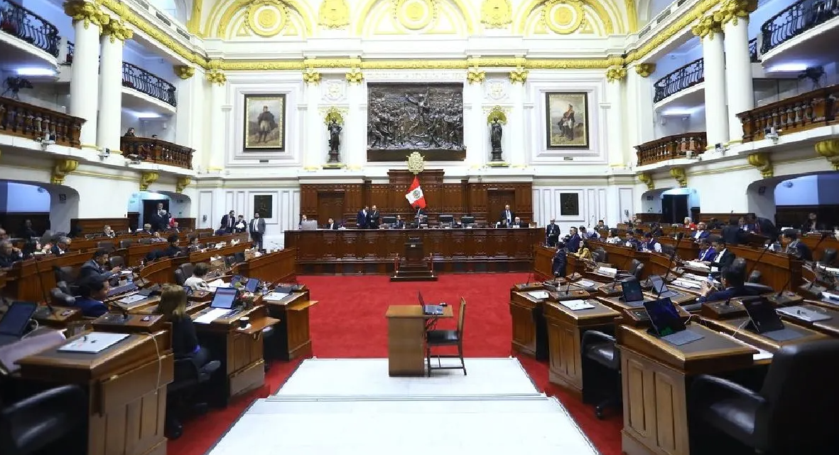 Eficcop: Congresistas rechazan medida del Gobierno de desactivar el equipo especial PNP