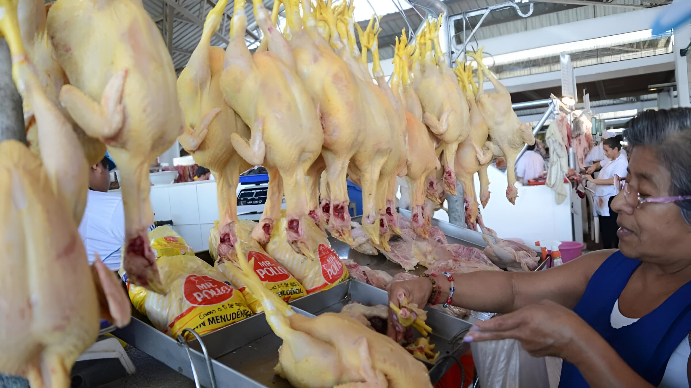 Precio del pollo continúa bajando a 6 soles el kilo
