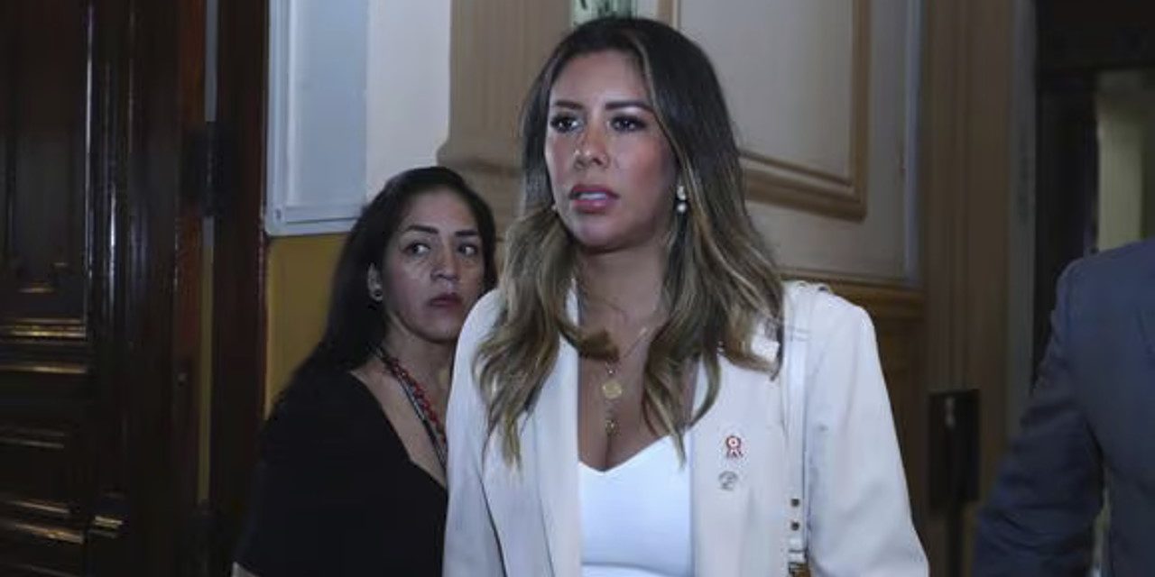 Rosselli Amuruz otra vez es denunciada ante comisión de Ética