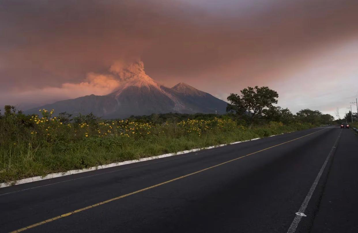 Brindan informe sobre reciente erupción volcán guatemalteco