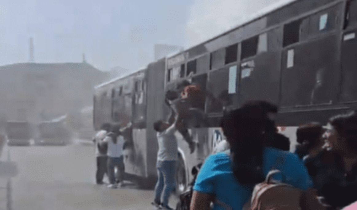 Bus del Metropolitano se incendia