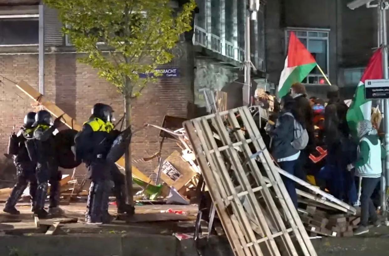 Ámsterdam: Activistas pro palestinos fueron detenidos tras ataque